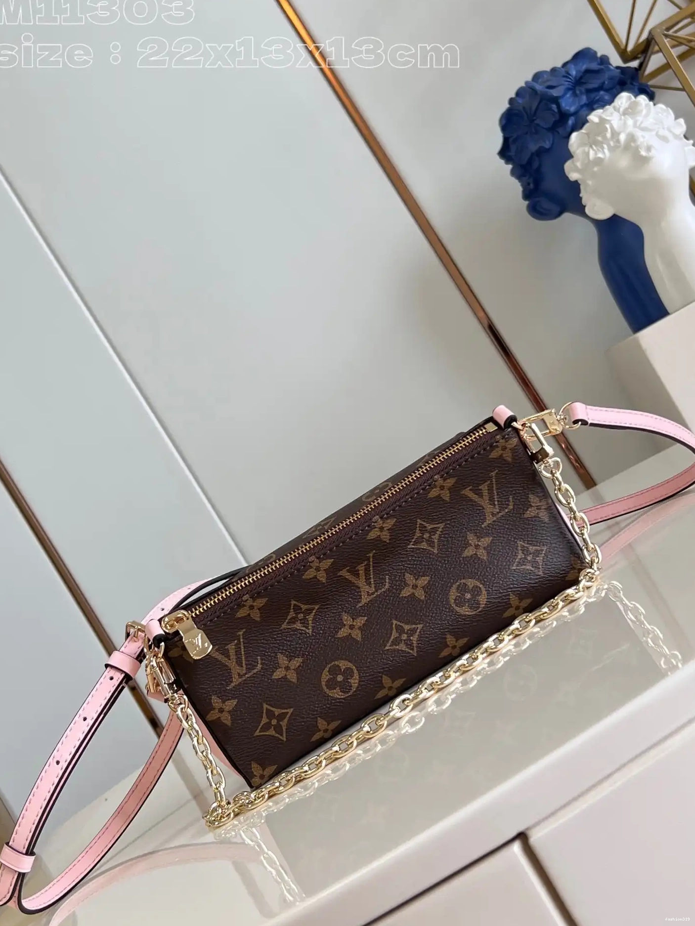 VUITTON Bloom Pouch-22.5*13*13CM LOUIS 0401